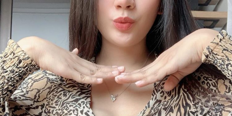 Berlliana Lovell Movement Makes You Loss of Concentration, Sports at the Gym