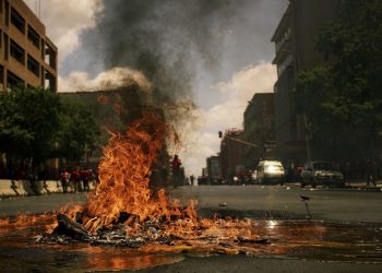 Dozens Of Police Officers Burned Chemical Gas In Clashes In Ukraine