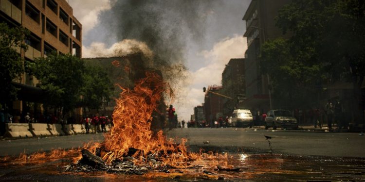 Dozens Of Police Officers Burned Chemical Gas In Clashes In Ukraine
