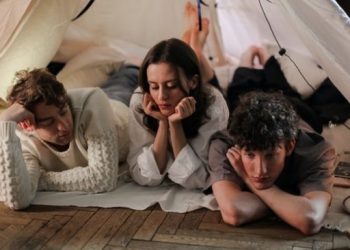 Severe! Tired of Her Husband, This Woman Is Trapped in a Polyamorous Relationship