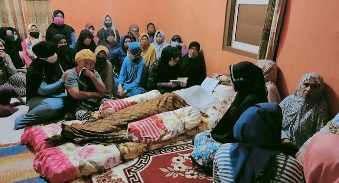 Disappointed with her Boyfriend, a Student in Bengkulu City Hang Herself on the Door