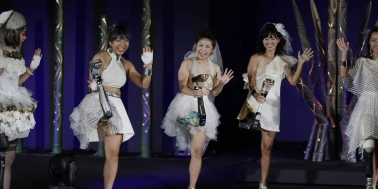 Amputee Venus; A Fashion Show In Japan Where All The Models Are People With Legs Amputated