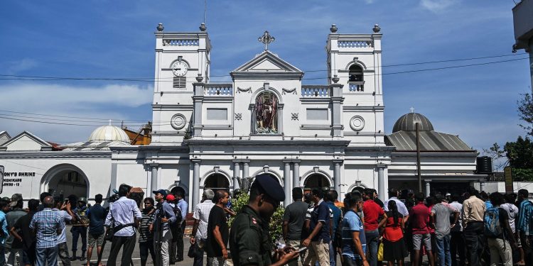 The Electricity is Off and Complete Darkness for 7 Hours, Sri Lanka is chaotic