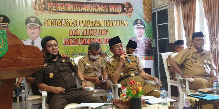 The Regent of Indragiri Hilir and Kajari sign a Memorandum of Understanding for the Jaga Desa and Attorney’s Greeting Program through GGTV and GFM
