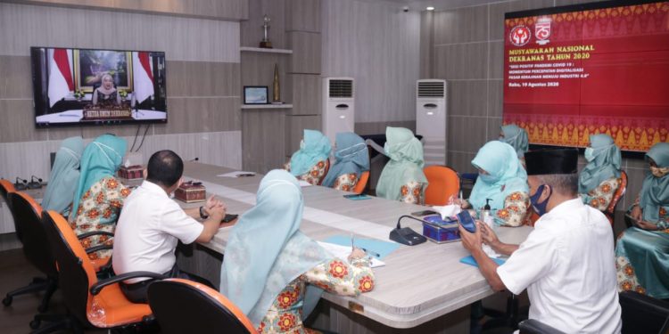 With the Positive Sect of the Covid-19 Pandemic, the Siak Regional National Craft Council Participates in the National Conference of the 2020 Regional National Craft Council