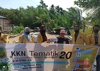 Caring for Hurricane Victims, Students of Indragiri Islamic University Community Service Program at Arba Week Deliver Aid