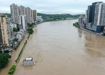 China’s Yangtze River Overflows, 100 Thousand Residents Evacuated