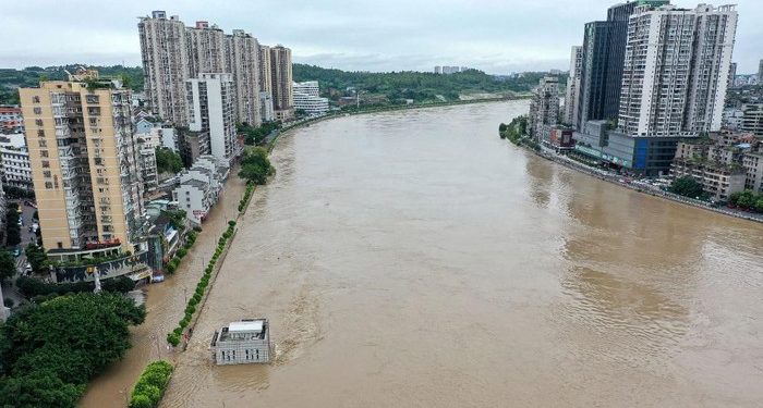 China’s Yangtze River Overflows, 100 Thousand Residents Evacuated