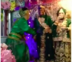 Viral! Ex-Boyfriend Comes To Replace The Groom at The Aisle