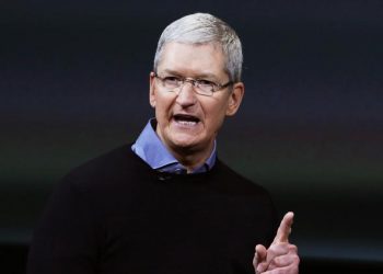 Apple CEO Tim Cook contributed $ 5 million in company stock