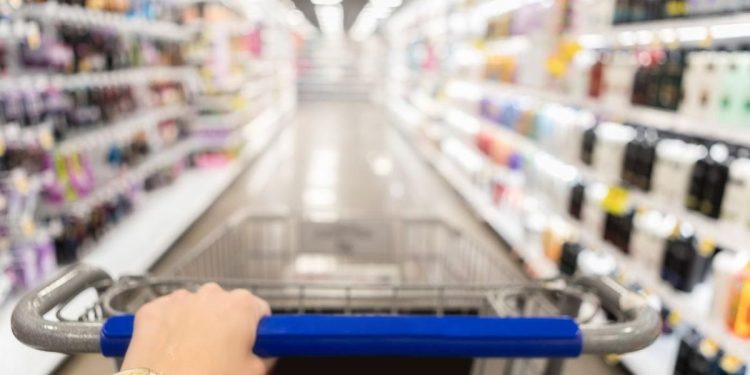 Walmart Earnings Ahead: Eyeing Operating Costs And Impending Release Of Walmart+