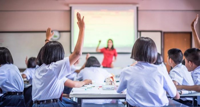 Schools Open With Conditions; Using a 3 layer mask to prohibit borrowing learning tools