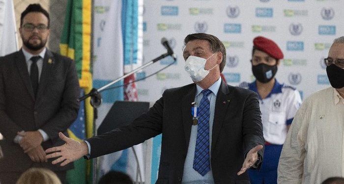 Being Asked About the Corruption Related to His Son and Wife, the President of Brazil Threatened A Journalists in Public