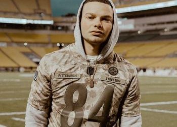 An American artist Kane Brown lost in his own 30-hectare house