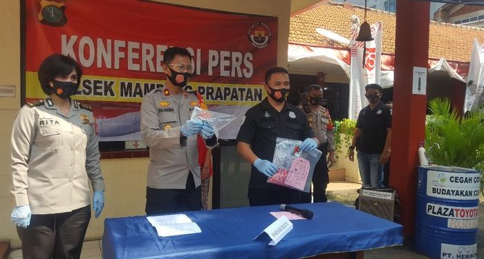 Only Because of IDR 30,000 in Cash, a Husband and Wife in Mampang Kill Each Other