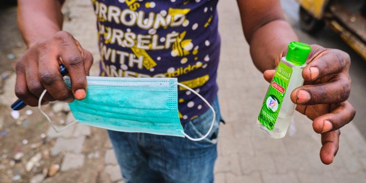 A Woman in Nigeria Becomes the Victim of Police Harassment for Violating COVID-19 Protocols