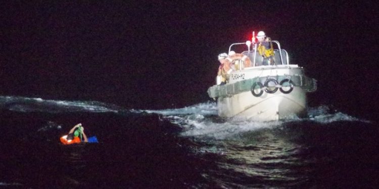 Export Ship from New Zealand was Hit by Typhoon Maysak, 43 Crews and 5,867 Livestocks are Missing