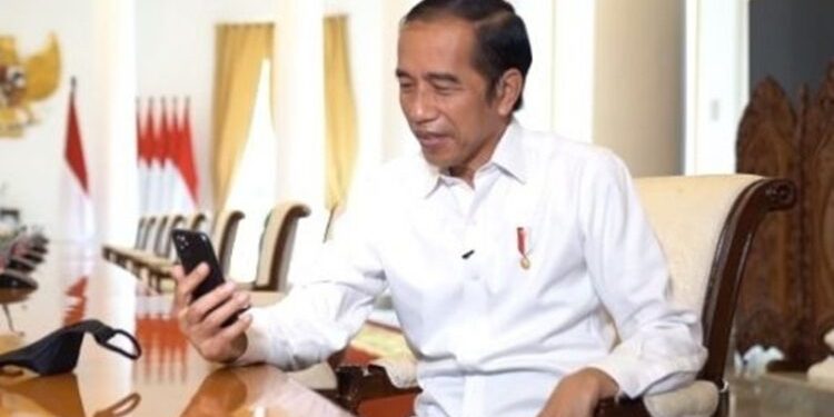 Rare Event! A Mathematics Teacher in Padang was Called Directly by President Jokowi