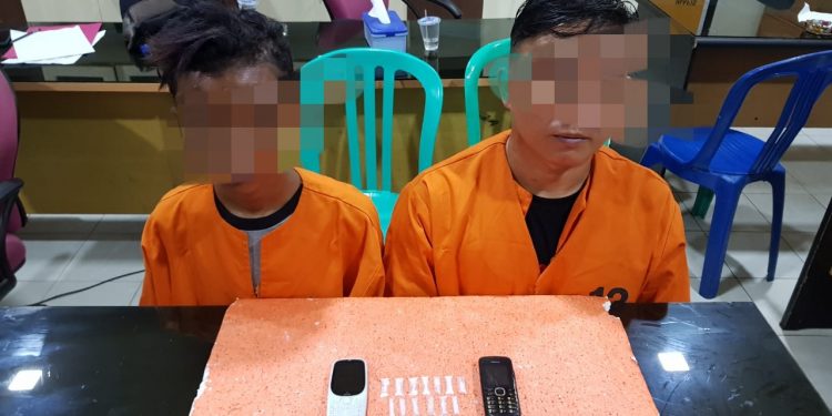 In possession of 15.50 grams of crystal methamphetamine, the suspect was arrested