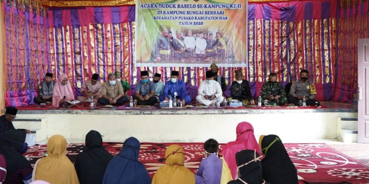 Siak Regency Government Distributes Phase II Basic Food Aid for 33 Thousand Households in Pusako