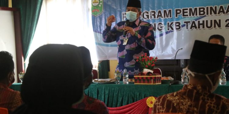 Siak Regent Alfedri Leads the Coordination Meeting of Health Protocol Law Enforcement in Siak Regency in 2020