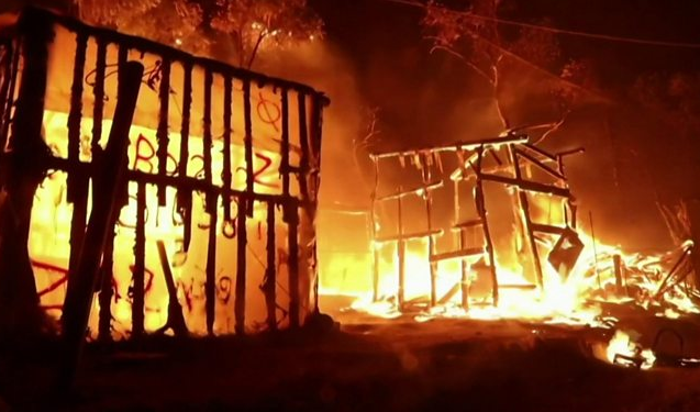 Fierce Fires At Migrant Camps In Greece, Thousands People are Homeless