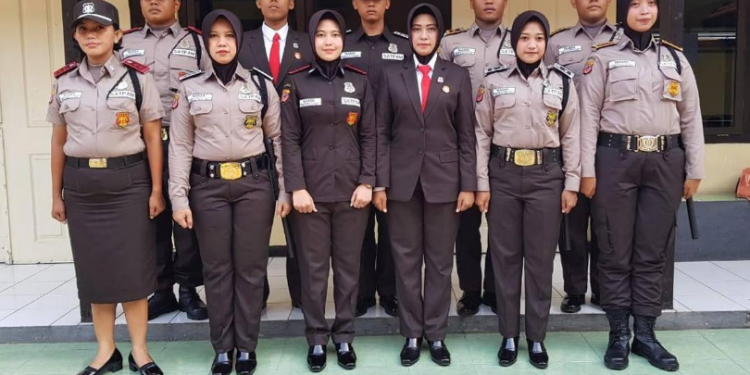 The Color of the Security Guard Uniform is Now the Same as the Police, This is the Reason