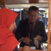 Unique! Attract the Customers, This Meatball Seller Looks like Entrepreneur