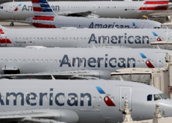 Insisting that They Don’t Want to Wear a Mask, the Mother and Her Child are Evicted from the Plane
