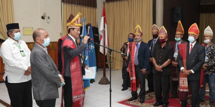 Siak Regent Alfedri Attended The Inauguration of The Board of The Regional Representative Council and The Representative Council of The Riau Batak Family Association Branch in Siak Regency