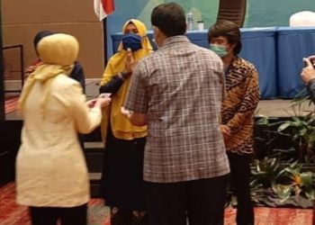 Teachers from Indragiri Hilir Awarded As The Best Learning Videos in Indonesia