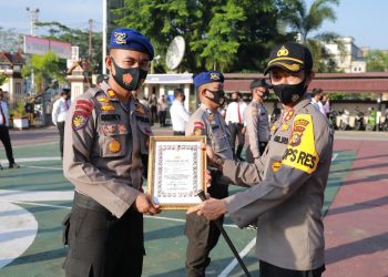 At Least, 26 Police in Indragiri Hilir Received Awards