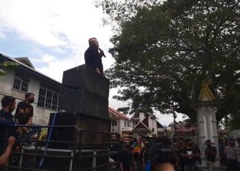 The Masses that Consisting of IMK raided the Indragiri Hilir Regent’s Office
