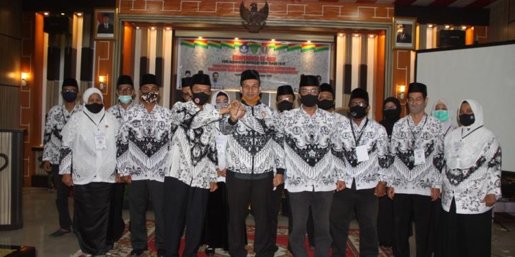 Faturahman was Elected as Chairman of the Teachers Association of the Republic of Indonesia (PGRI) in Indragiri Hilir