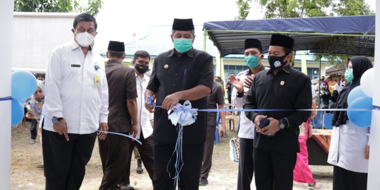 The New Supporting Community Health Center Building of Sialang Sakti Village was Inaugurated by the Regent of Siak