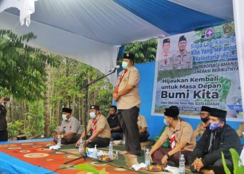 Optimizing the Role of Scouts in Building New Tourism Destinations, Kwarran 03 Minas Carrying Out Active Greening Starting Buper Development on the Edge of Telago Batin Bungsu Minas