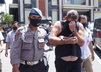 Being Paid IDR 200,000 for One Delivery, Australian Citizen Crystal Meth Courier was Secured by Police