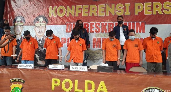 Gay party, 1 Person Tested Positive for The HIV Infection