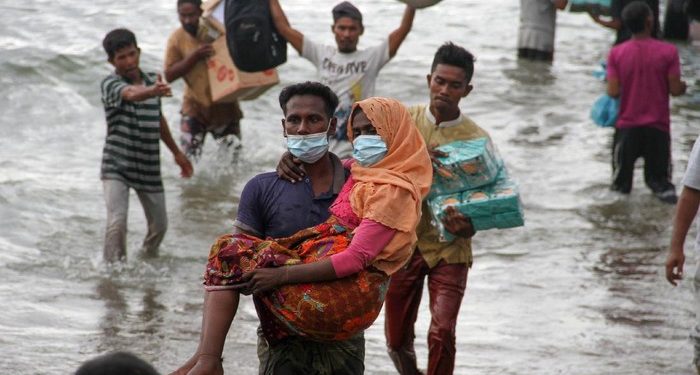 As Many As 297 Rohingya Immigrants Are Saved in Lhokseumawe
