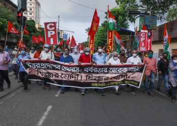 Tragic, the Little Girl’s Corpse Placed in the Street by Her Parents in the North of India