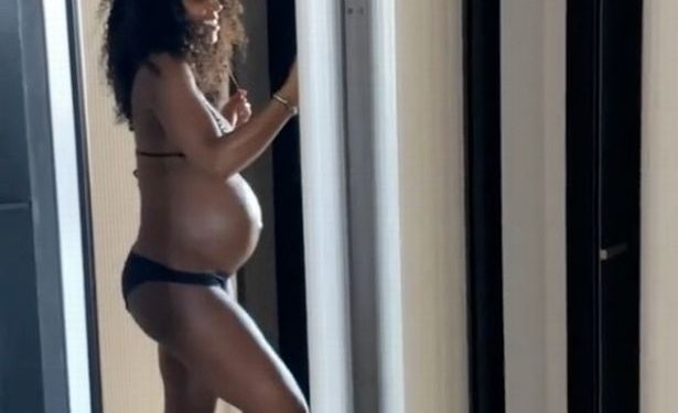 Former Destiny’s Child Star Kelly Rowland has Shown Her Bump to Fans