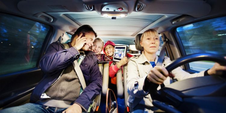 4 Ways to Avoid Dizziness and Nausea in The Car