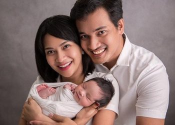 No Income, Indonesian Controversial Artist Vanessa Angel Becomes a Kebab Seller