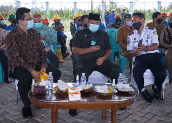 Inaugurating TKBM Cooperative in Tanjung Buton, Regent Alfedri Calls There Will be Ease of Licensing for KITB Investors