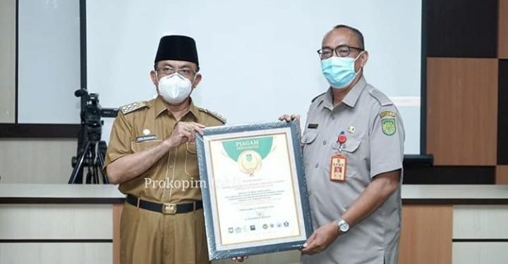 A Number of Regional Apparatus Organizations in Indragiri Hilir Regency Receive Awards from the Ministry of Home Affairs