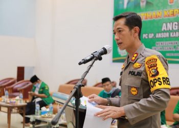 Attending the Basic Leadership Training of GP Ansor, the Chief Police of Indragiri Hilir Delivered Material Related to the Role of the Young Generation