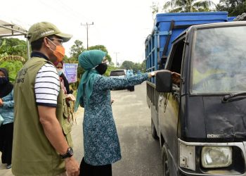 Herawati Syahrial Distributed 1,500 Sheet Masks