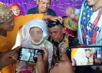 A Teen Girl Forced to Marry an Old Man and Care for His Kids who are Same Age With Her