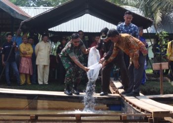 KPPBC TMP C Tembilahan Destroys Handphones, Cigarettes, and Liquor Worth IDR 18.7 Billion