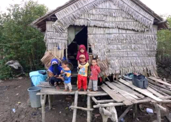 Viral Photo of Poor Man Dies of Snake Bite in Indonesian and Leaving 4 Children
